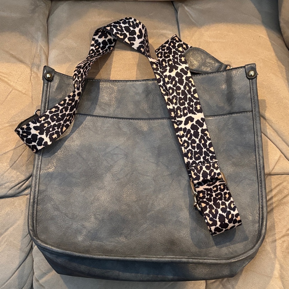 Stylish Gray Bag with Leopard Strap